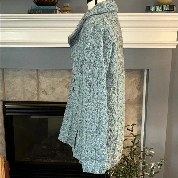 Aran Crafts mermaid Blue Cable Knit Cardigan 100% merino wool sz medium Ireland - Picture 5 of 9